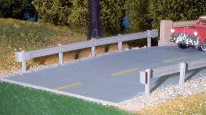 Highway Guardrail pkg(6) -- 21-1/8′ 53.7cm, HO, Pikestuff 13