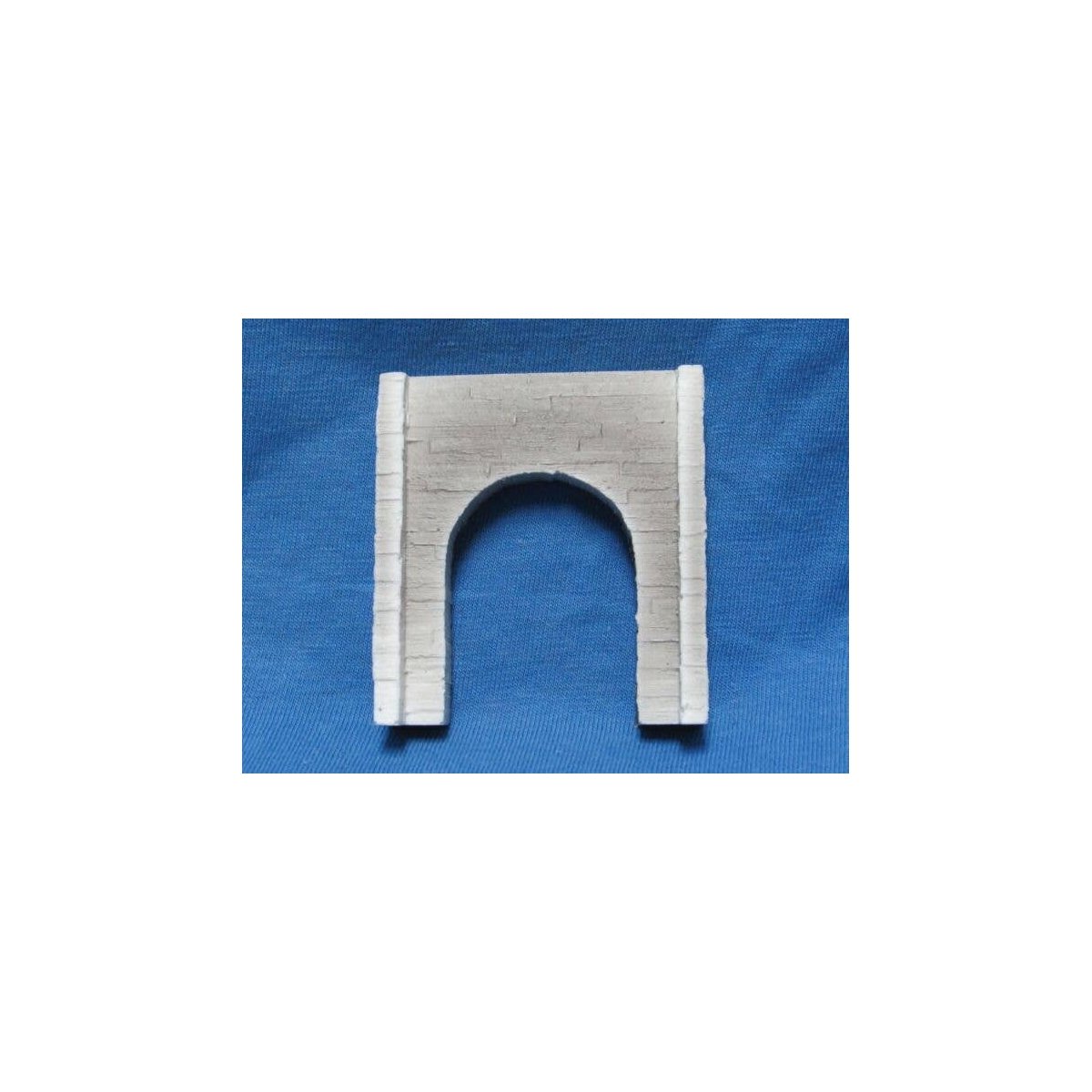 Single Track Tunnel Portal -- Concrete - 2-3/4 x 2-1/2′ 6.9 x 6.2cm, N, Pre-Size Model Specialities 213