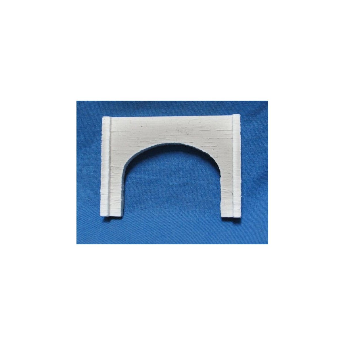 Double Track Tunnel Portal -- Concrete - 2-3/4 x 3-5/8′ 6.9 x 9cm, N, Pre-Size Model Specialities 214