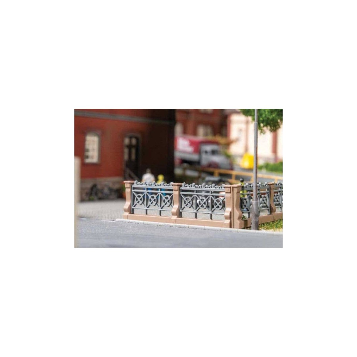 Villa Fence -- Kit - 76-1/4′ 193.6cm Total (gray), HO, Faller Gmbh 180426