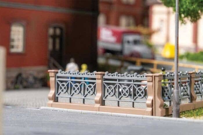 Villa Fence -- Kit - 76-1/4′ 193.6cm Total (gray), HO, Faller Gmbh 180426