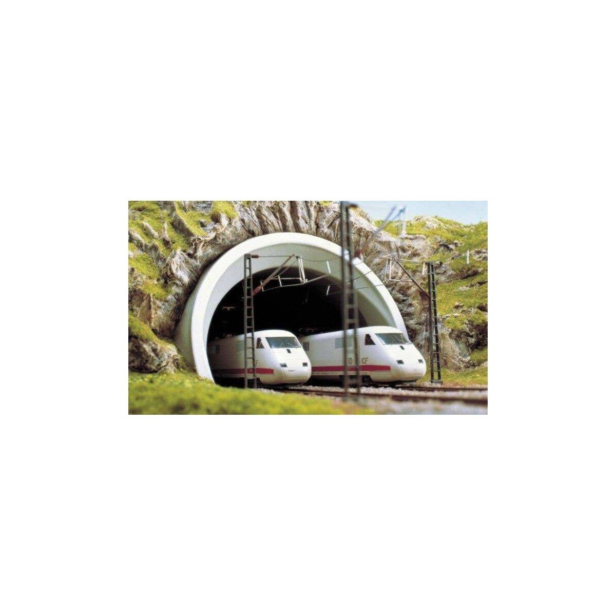 Concrete Double-Track Tunnel Portal -- ICE-Style, N, Busch Gmbh & Co Kg 8195