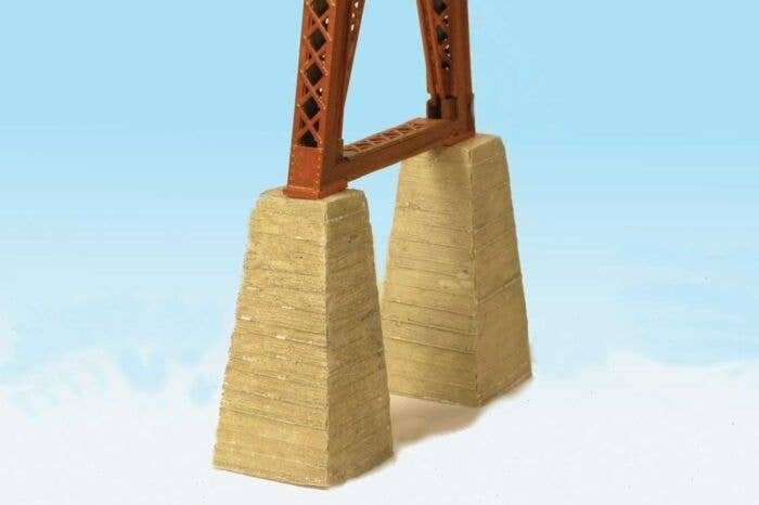 Pylon Bent Footing -- Board-Formed Poured Concrete, HO, Monroe Models 137