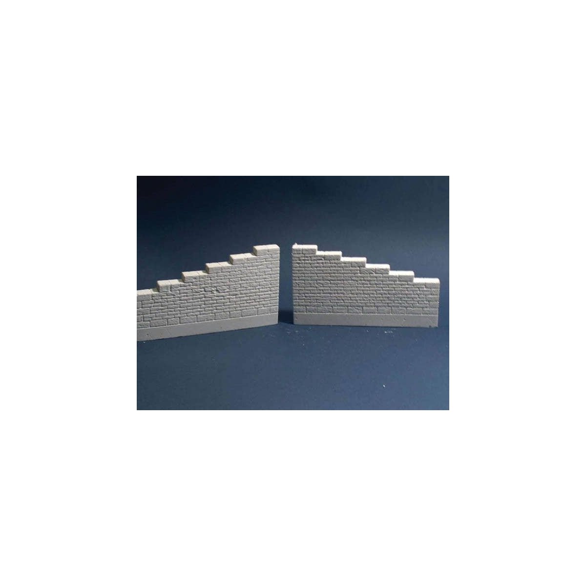 Wing Walls -- Cut Stone 1 Pair, O, Monroe Models 951