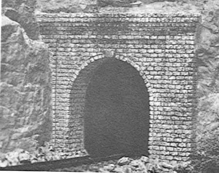 Single-Track Tunnel Portal -- Cut Stone, N, Monroe Models 210