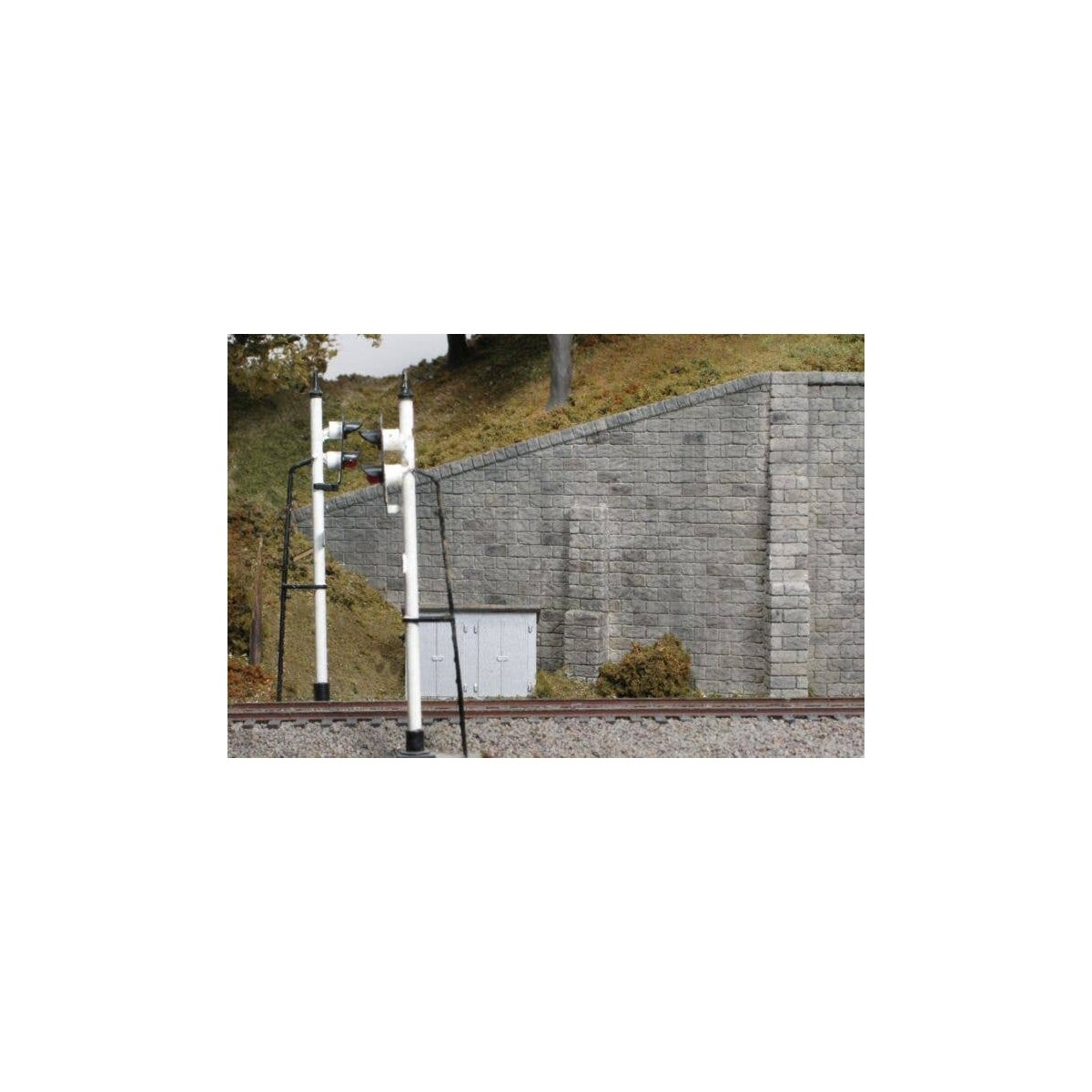 Bridge Abutment Wing Walls -- Cut Stone pkg(2), N, Monroe Models 202