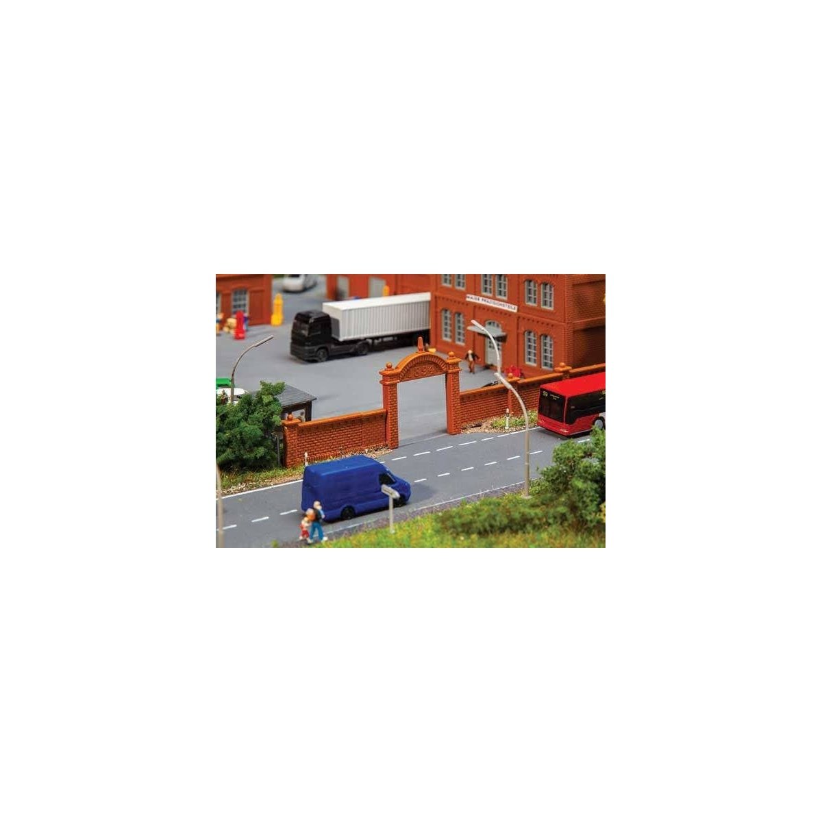 Factory Wall -- Kit - 22.8cm, N, Faller Gmbh 272917