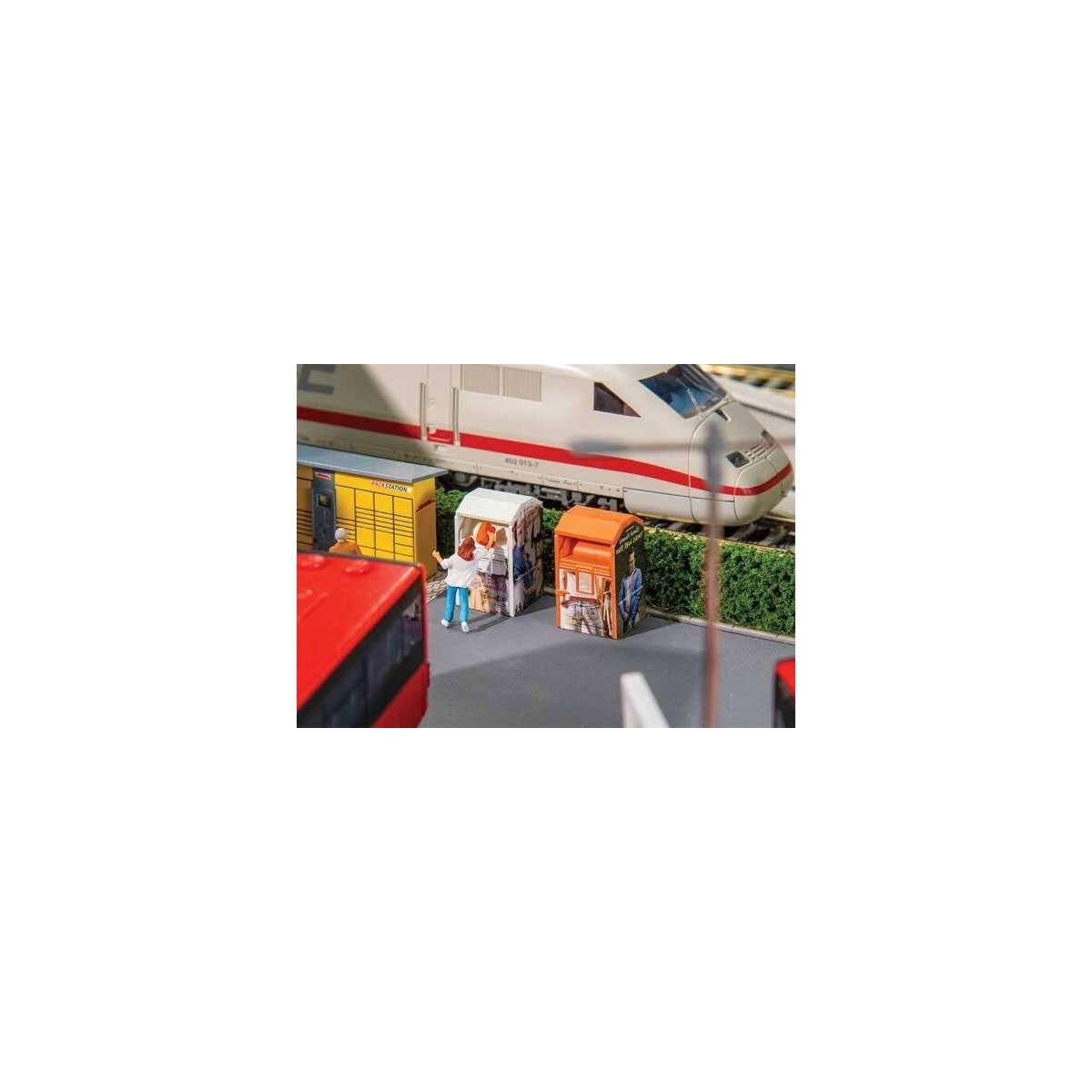 Clothing Recycling Containers pkg(4), HO, Faller Gmbh 180341