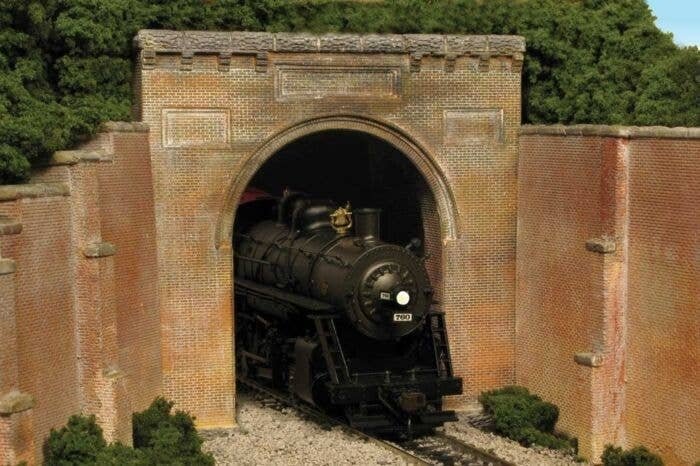 Single-Track Tunnel Portal -- Baltimore & Ohio-Style, HO, Monroe Models 150