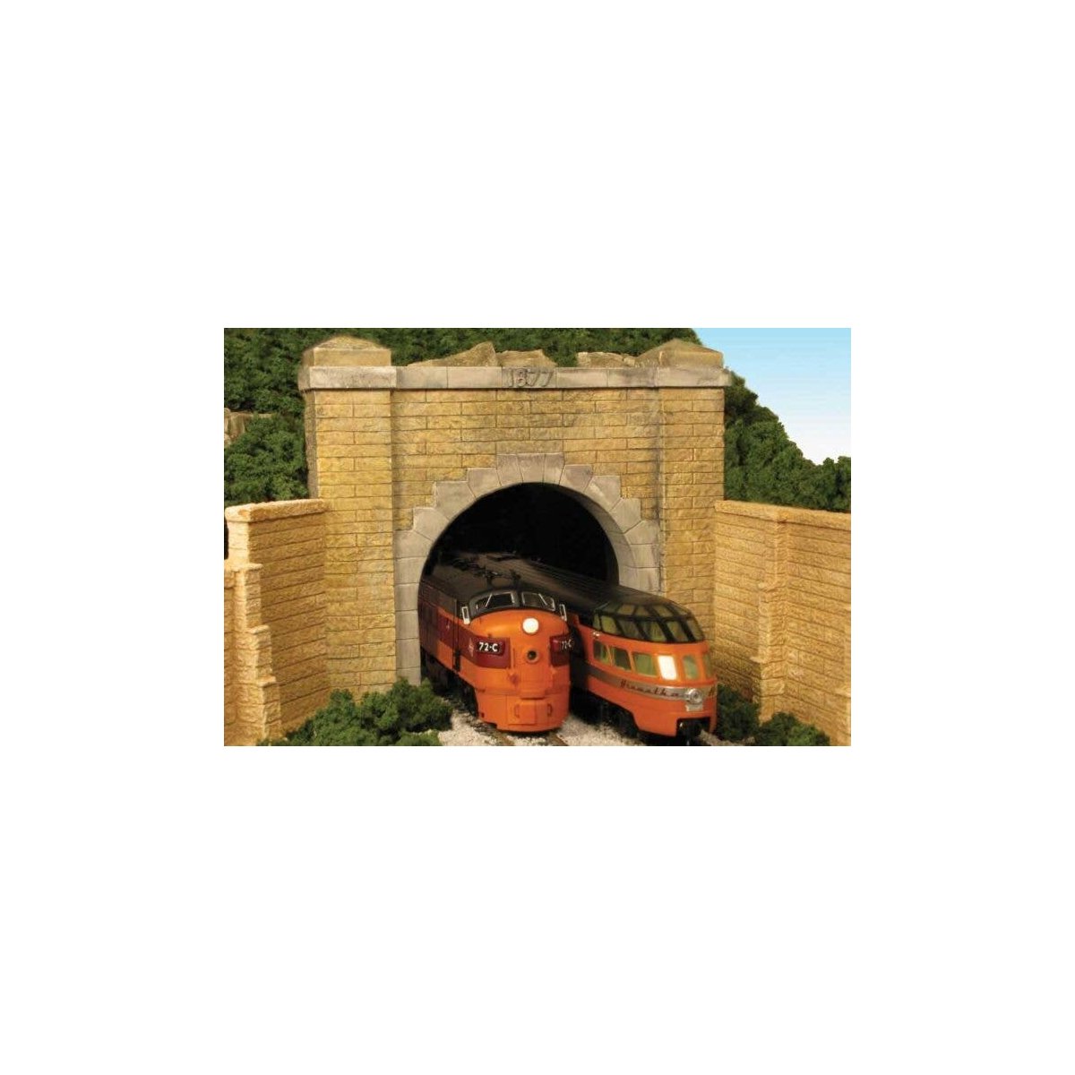 Double-Track Tunnel Portal -- Granite Faced, HO, Monroe Models 132