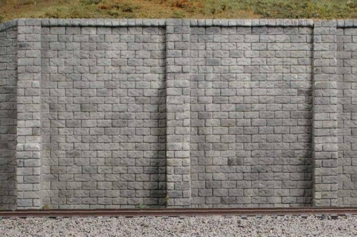 Retaining Wall -- Cut Stone pkg(2), HO, Monroe Models 106