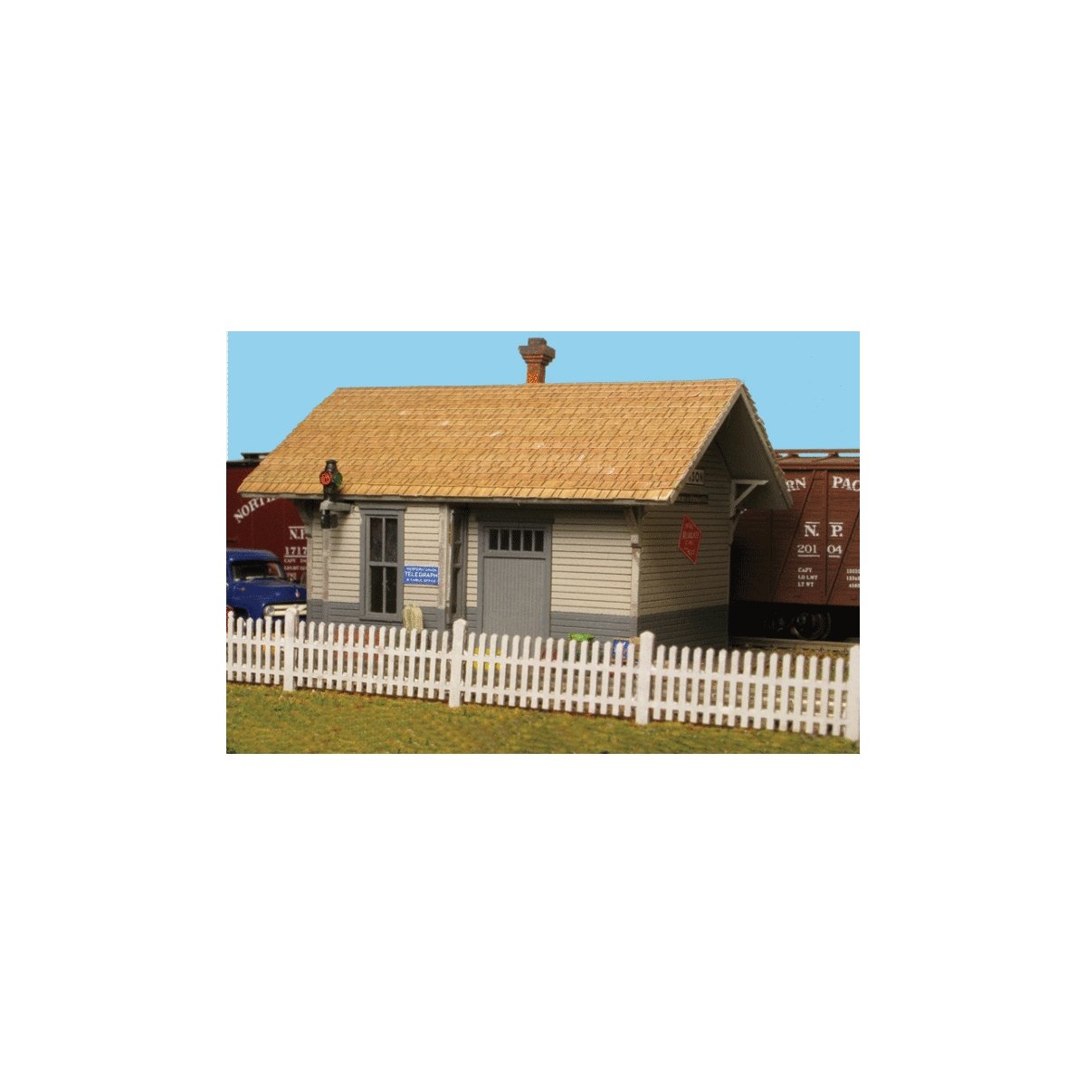 Straight Picket Fence -- Total Scale 352′ 107m, N, Monroe Models 9307