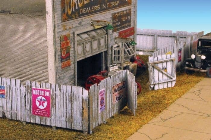 Junk Yard Fence - Laser-Cut Kit -- Unpainted, HO, Monroe Models 2309