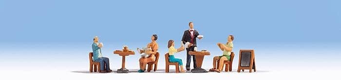 Restaurant w/2 Tables & 4 Chairs -- Waiter & 4 Patrons, HO, Noch Gmbh & Co 15838