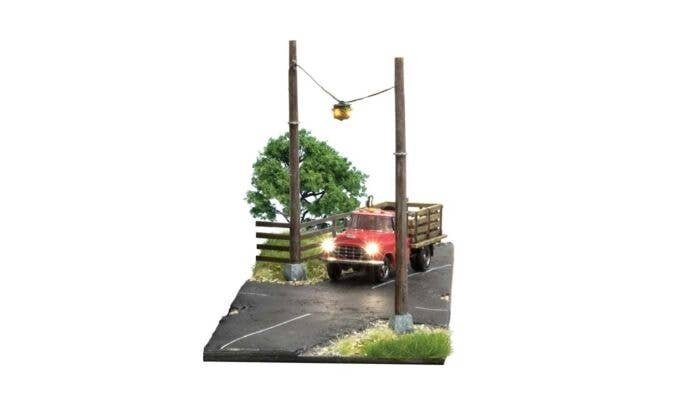 Just Plug(R) Traffic Lights -- Suspended Flashing (yellow) pkg(2), HO, Woodland Scenics 5652
