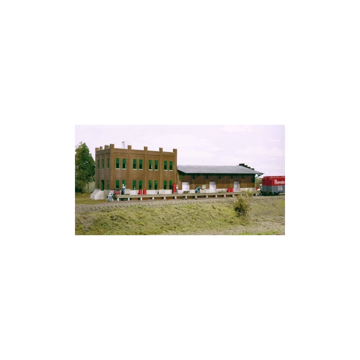 Water Street Freight Terminal -- Kit - 20-1/2 x 6-1/4′ 52 x 15.8cm, HO, Walthers Cornerstone 3009