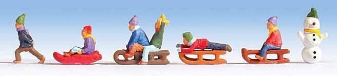 Children in the Snow -- 6 Kids, 4 Sleds, Snowman, N, Noch Gmbh & Co 36819