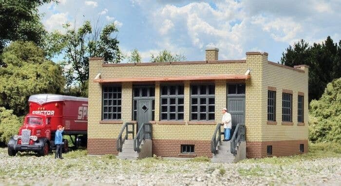 Industrial Office -- Kit - 3-5/8 x 2-1/4 x 1-3/4′ 9.2 x 5.7 x 4.4cm, N, Walthers Cornerstone 3834