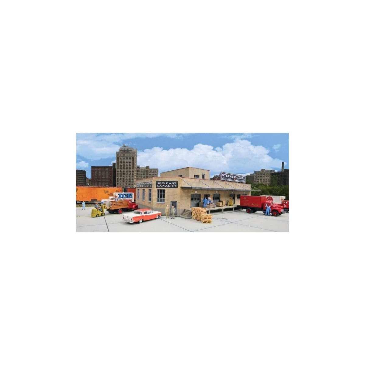 Grocery Distributor -- Kit - 12-13/16 x 9′ 32 x 22.5cm, HO, Walthers Cornerstone 3760