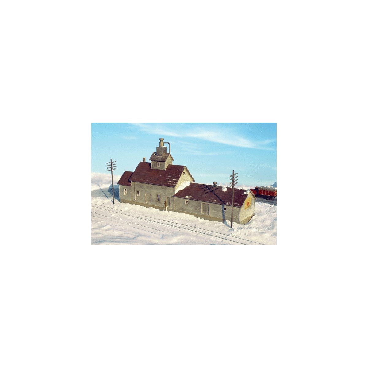 Sunrise Feed Mill -- Kit - 9 x 2-3/8 x 4-1/4′ 22.8 x 6 x 10.6cm, N, Walthers Cornerstone 3239