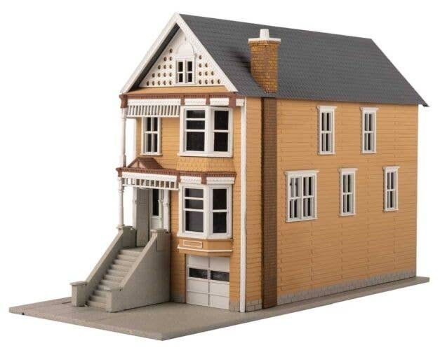 Gingerbread House Victorian House -- Kit - 3-9/16 x 7-11/16 x 5′ 9.05 x 19.53 x 12.7cm, HO, WalthersTrainline 954