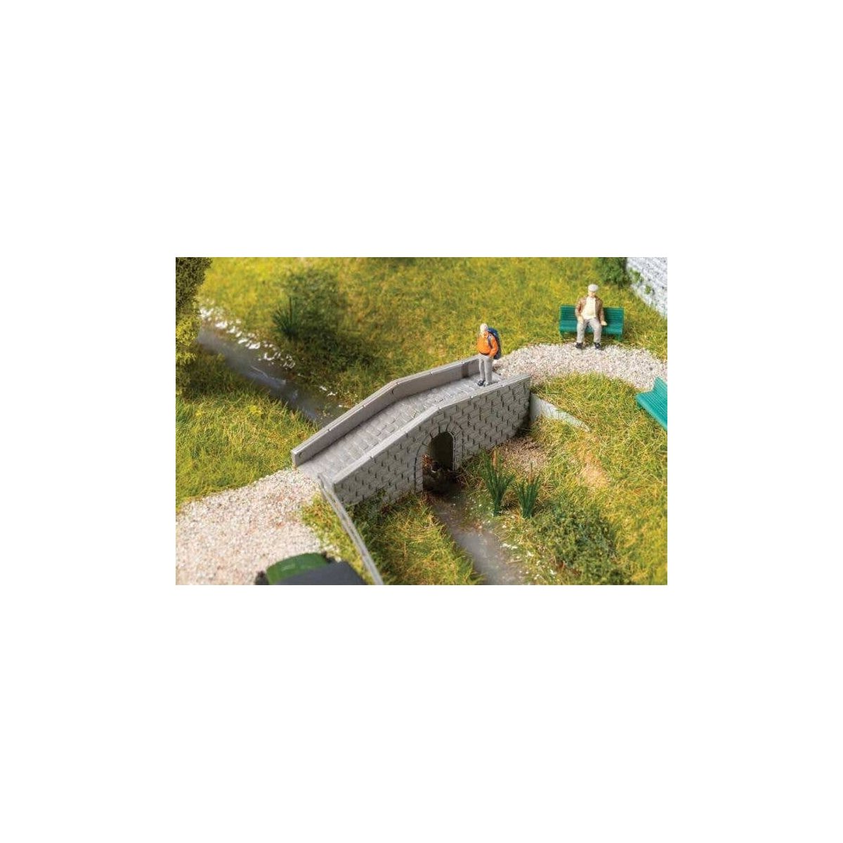 Small Stone Bridge -- Kit - 2-7/8 x 11/16 x 1′ 7.2 x 1.8 x 2.5cm, HO, Faller Gmbh 180006