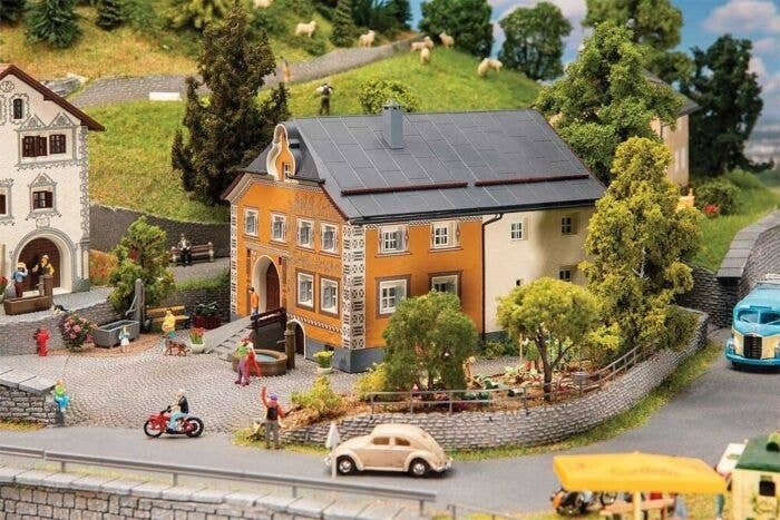 Traditional Engadine House -- Kit - 7-3/16 x 5 x 4-5/8′ 18.2 x 12.6 x 11.8cm, HO, Faller Gmbh 130661