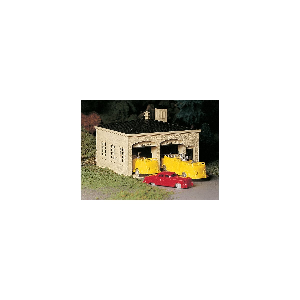 Plasticville U.S.A.(R) Classic Kits -- Fire House w/Pumper Truck, Ladder Truck & Fire Chief C, O, Bachmann Industries 45610