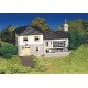 Plasticville Classic Kit - Split-Level House -- 2-7/8 x 6-1/8′ 7.3 x 15.5cm, HO, Bachmann Industries 45213