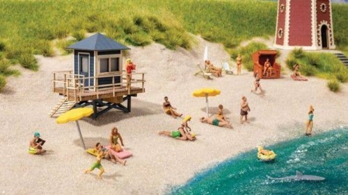 Lifeguard Tower with Shark Fin -- Laser-Cut Kit - 2-3/16 x 1-3/4 x 2-1/16′ 5.6 x 4.5 x 5.3cm, HO, NOCH 14265
