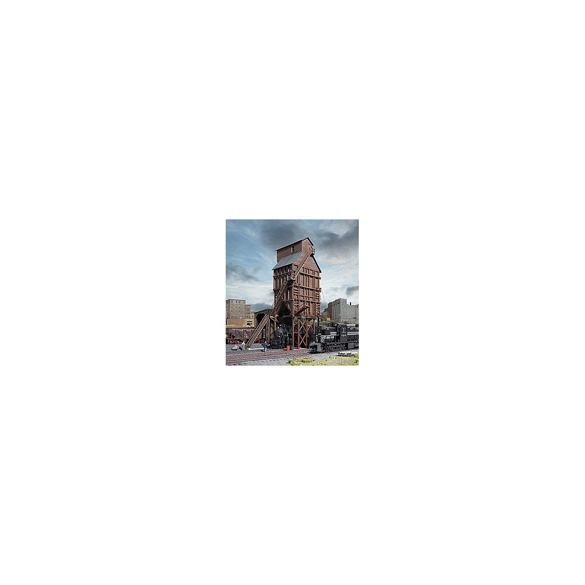 Wood Coaling Tower -- Kit - 3-5/8 x 2-1/4 x 6-1/2′ 9.2 x 5.7 x 16.5cm, N, Walthers Cornerstone 3823