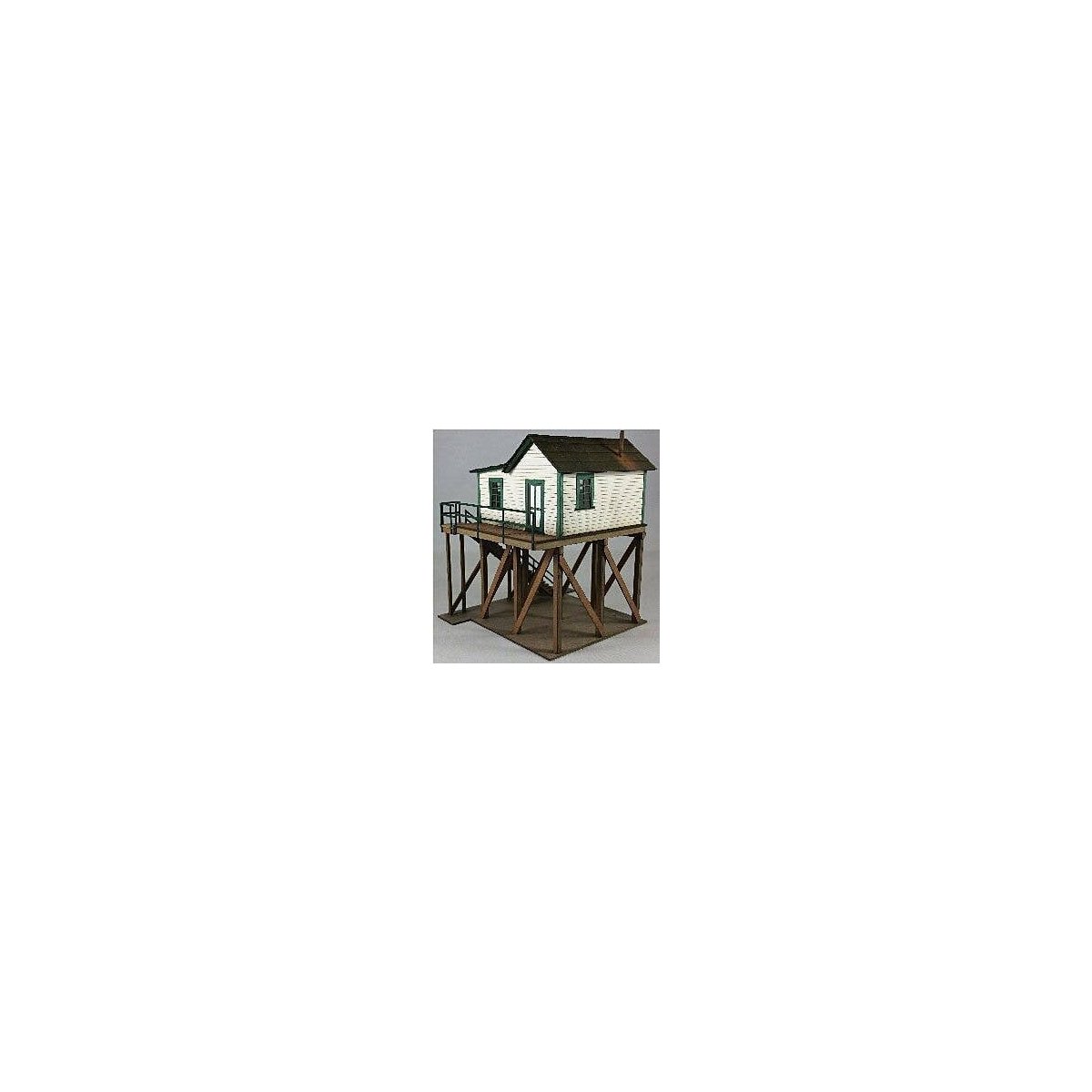 Ice Shed Office -- Laser-Cut Kit - 3-1/4 x 3-1/4 x 4′ 8.3 x 8.3 x 10.2cm, HO, GCLaser 19102