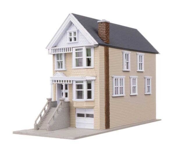 Gingerbread House Victorian House -- Kit - 1-11/16 x 4-3/16 x 2-11/16′ 4.29 x 10.64 x 6.83cm, N, WalthersTrainline 1054