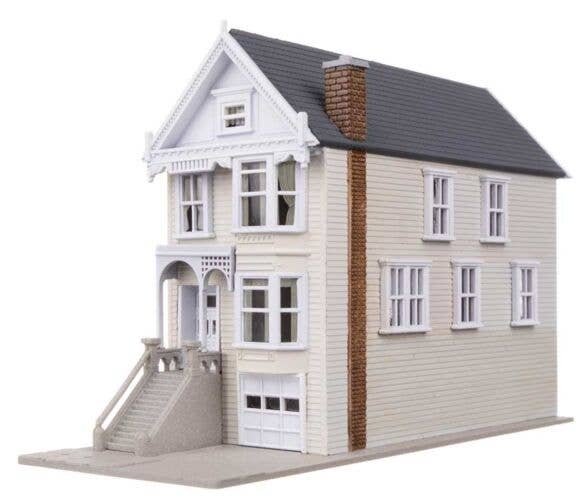 Queen Ann House Victorian House -- Kit - 1-11/16 x 4-3/16 x 2-11/16′ 4.29 x 10.64 x 6.83cm, N, WalthersTrainline 1051