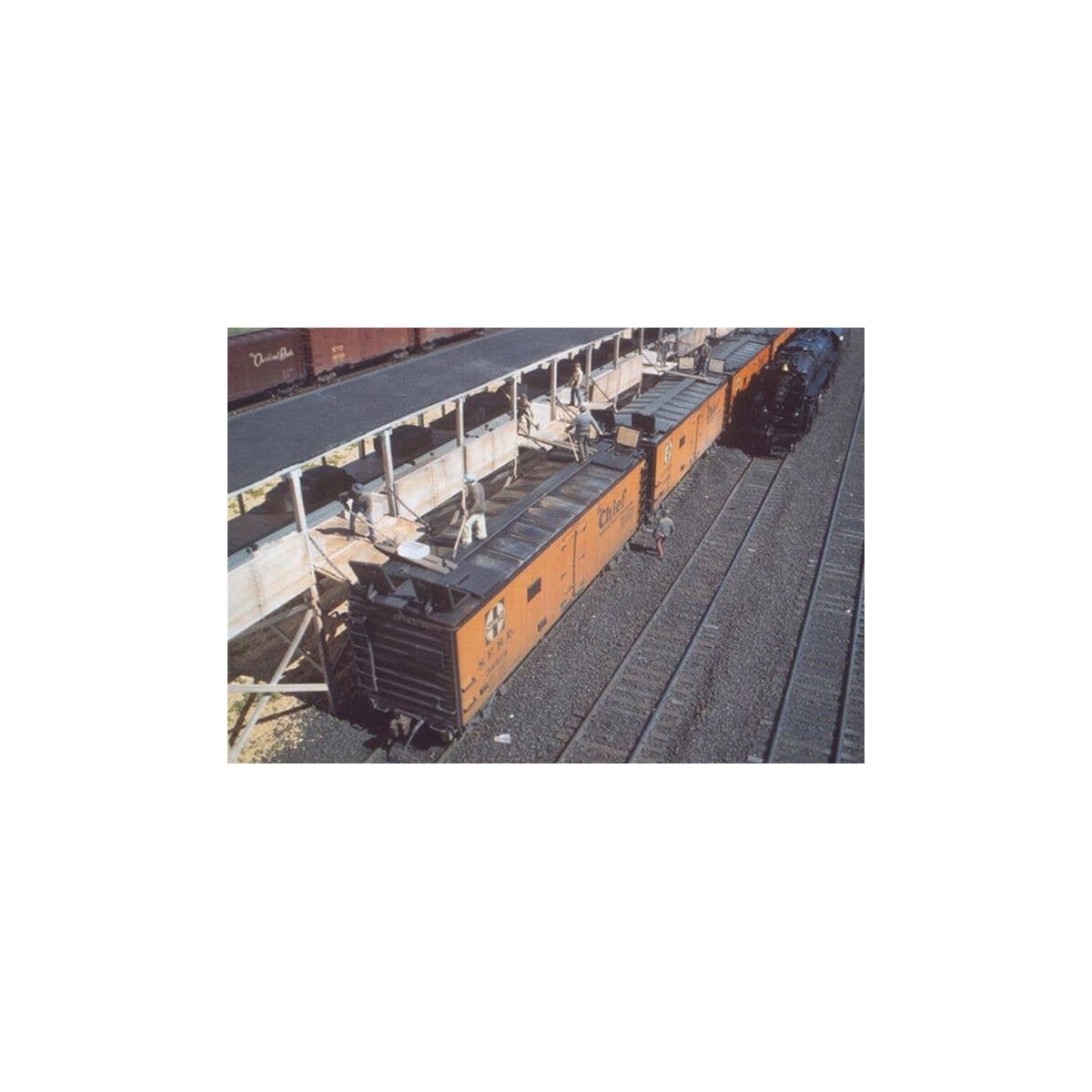 Icing Platform Extension (Plastic Kit) -- 6′, HO, Tichy Train Group 7016