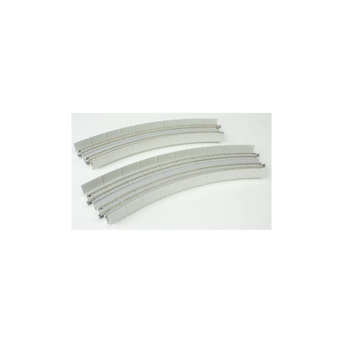 Unitrack CT Double-Track Superelevated Curve -- 45 Degrees, 15 & 16-3/8′ 38.1 & 41.4cm Radius, N, Kato USA Inc 20544