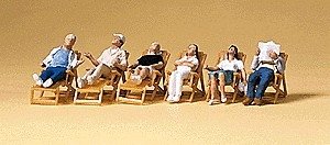 Recreation & Sports -- Tourists Resting on Folding Chairs, HO, Preiser Kg 10430
