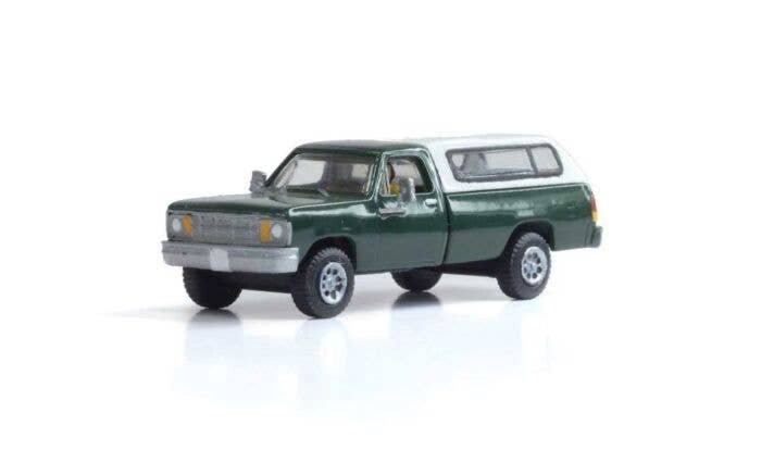 Modern Era Vehicles -- Camper Shell Truck (green, white), HO, Woodland Scenics 5364