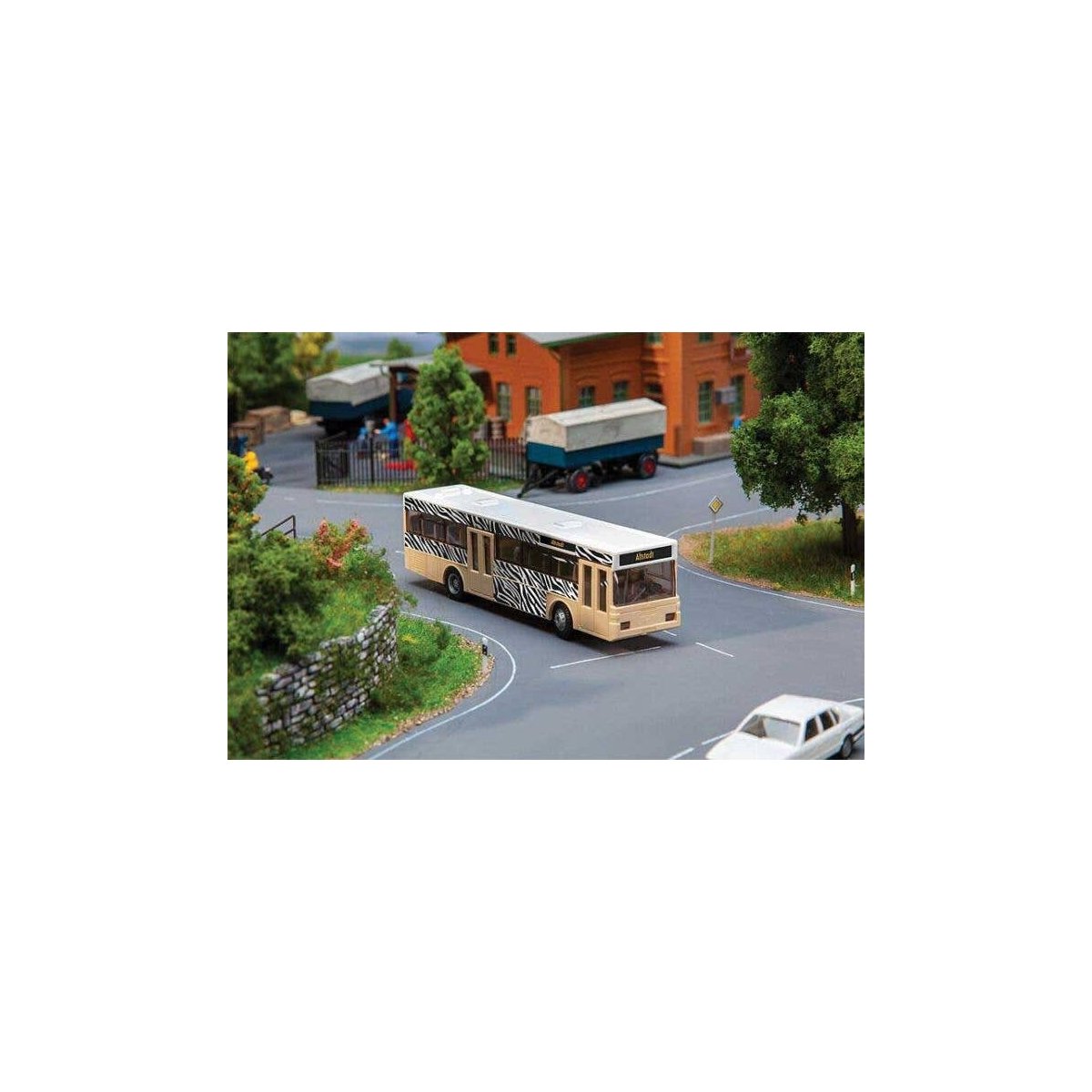 Operating Bus Starter Set - Car System -- Mercedes-Benz O 405 Bus, Charger, Road Building Materials, HO, Faller Gmbh 161479