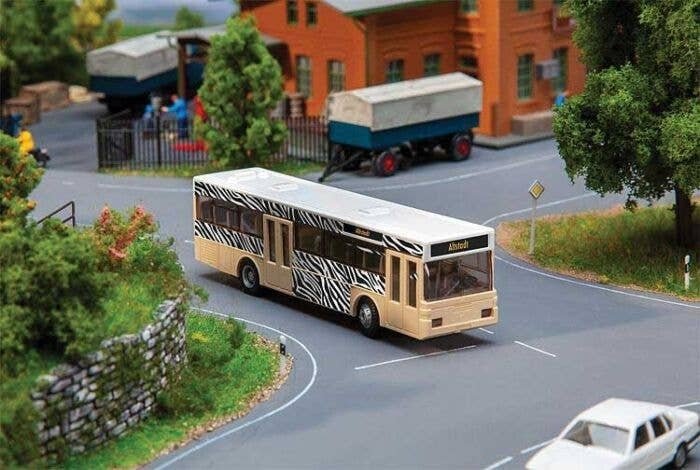 Operating Bus Starter Set - Car System -- Mercedes-Benz O 405 Bus, Charger, Road Building Materials, HO, Faller Gmbh 161479