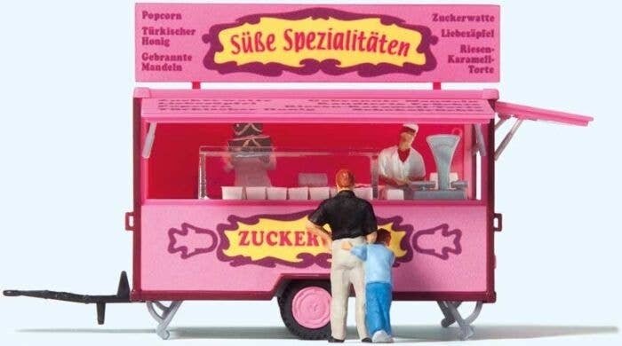 Sweets Concession Trailer with Figures -- 4 Figures, HO, Preiser Kg 10748