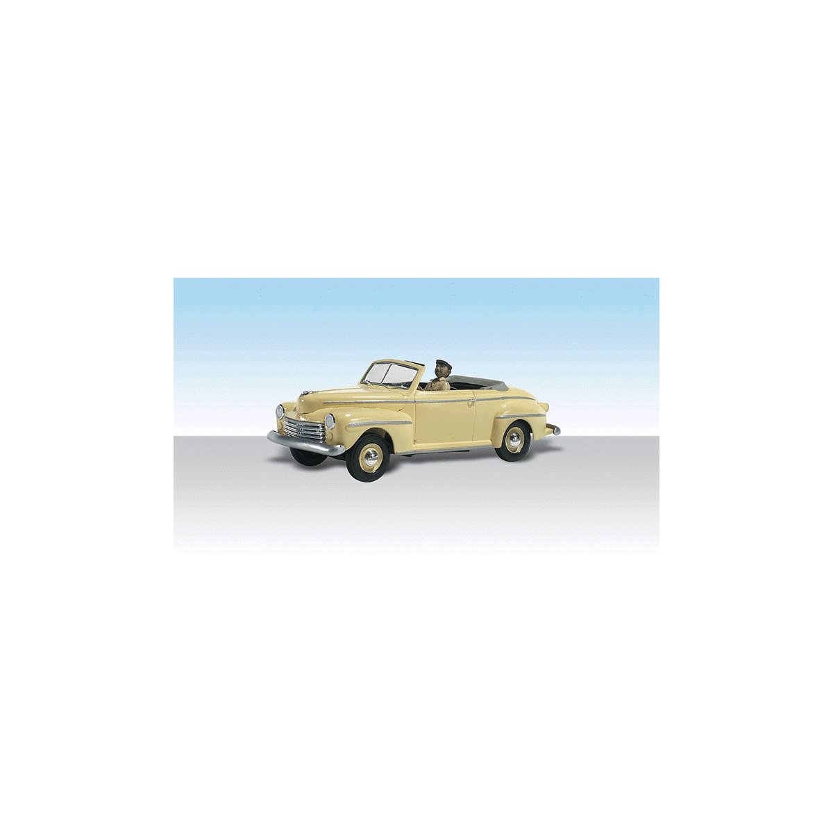 Roger′s Rag Top - Assembled - AutoScenes(R) -- Convertible & 1 Figure, HO, Woodland Scenics 5527