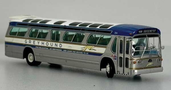GM SDH-5307 New Look Suburban Bus - Lighted - Assembled -- Greyhound 284 (1964 N.Y. WorldÕs Fai, HO, Iconic Replicas 753165