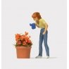 Watering the Flowers, HO, Preiser Kg 28103