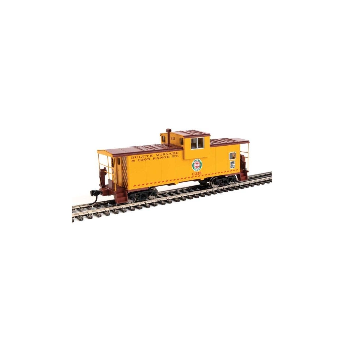 International Extended Wide-Vision Caboose - Ready to Run -- Duluth, Missabe & Iron Range C-228, HO, WalthersMainline 8715