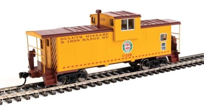 International Extended Wide-Vision Caboose - Ready to Run -- Duluth, Missabe & Iron Range C-228, HO, WalthersMainline 8715