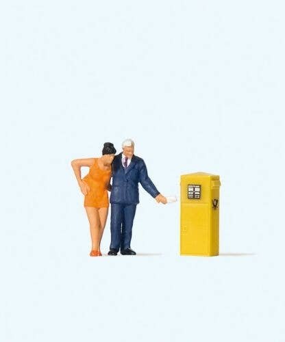 At the Mailbox -- pkg(2), HO, Preiser Kg 28194