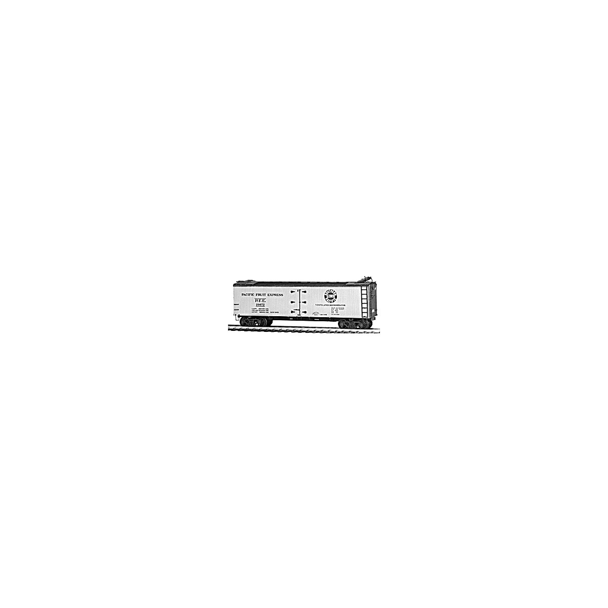 40′ Double Sheathed Wood Reefer - PFE Class R-40 - Kit -- Undecorated Single Car, HO, Tichy Train Group 4024