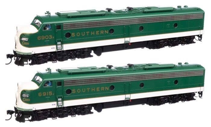 EMD E8 A-A - Standard DC -- Southern 6903 & 6915, HO, WalthersProto 49921