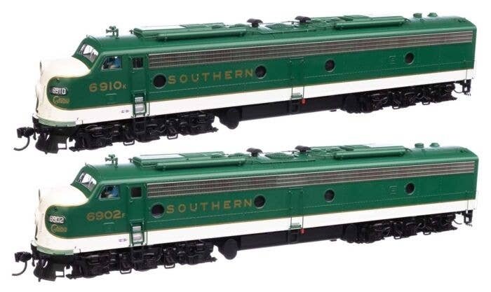 EMD E8 A-A - Standard DC -- Southern 6902 & 6910, HO, WalthersProto 49920